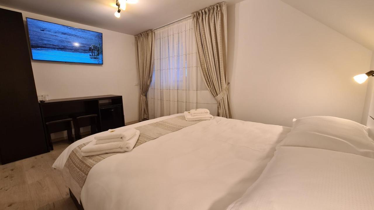Pensiunea Madalina Durau Ngoại thất bức ảnh